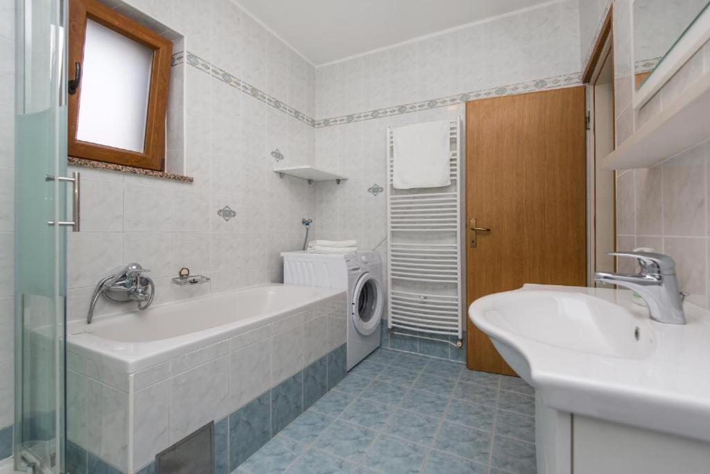 Apartments "Alen" Nedeščina 外观 照片