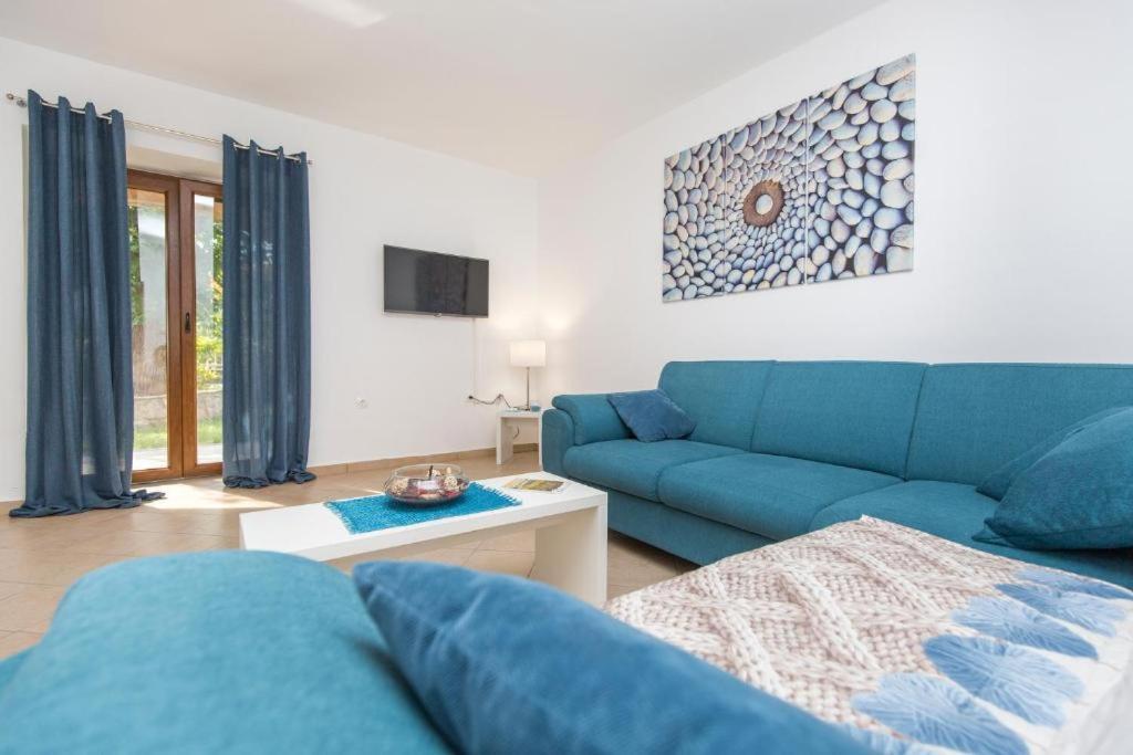 Apartments "Alen" Nedeščina 外观 照片
