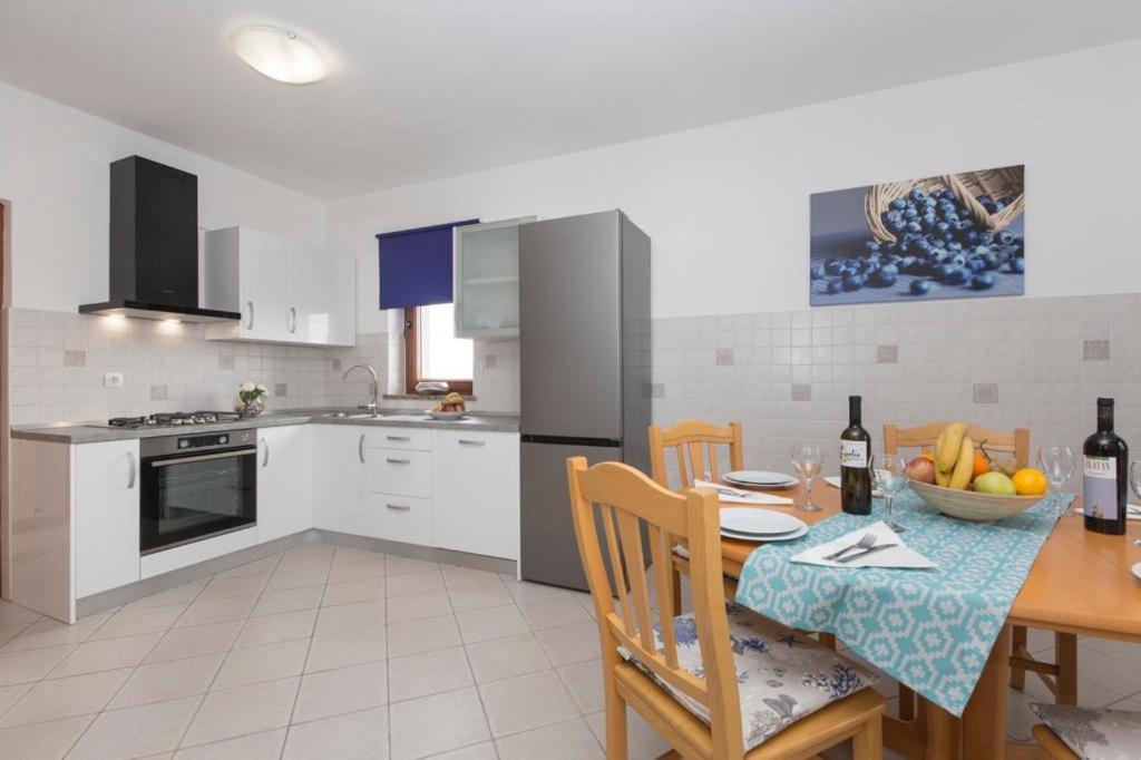 Apartments "Alen" Nedeščina 外观 照片