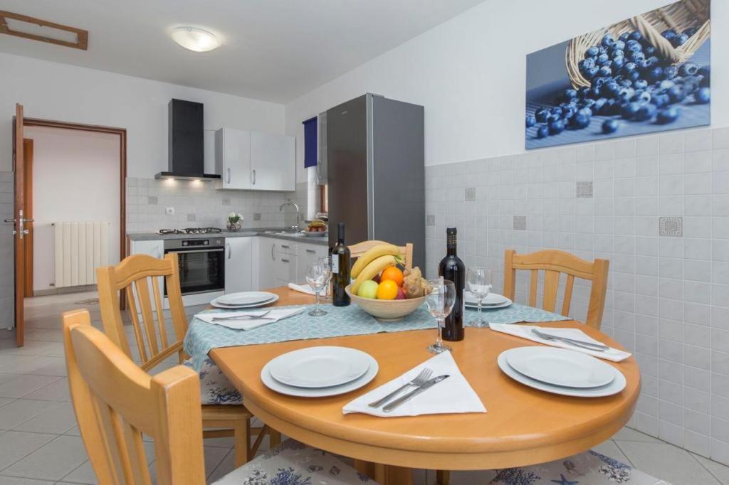 Apartments "Alen" Nedeščina 外观 照片
